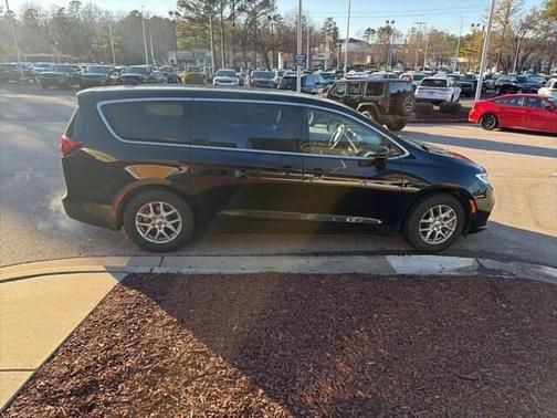 2024 Chrysler Pacifica Touring-L