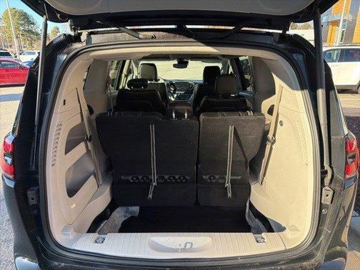 2024 Chrysler Pacifica Touring-L