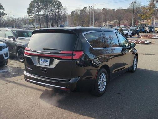 2024 Chrysler Pacifica Touring-L