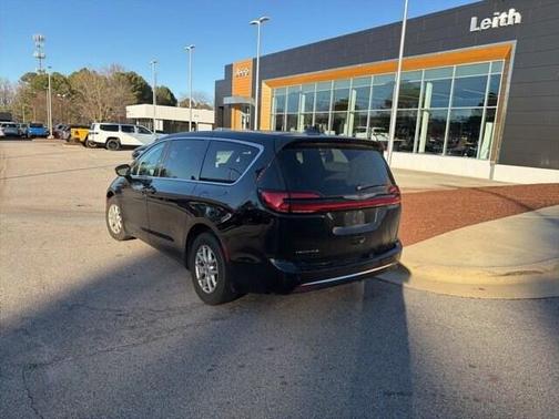 2024 Chrysler Pacifica Touring-L