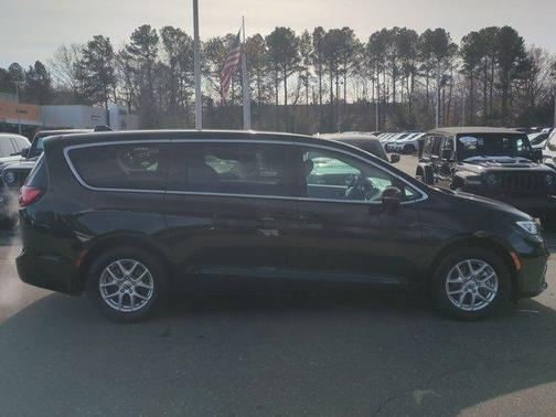 2024 Chrysler Pacifica Touring-L