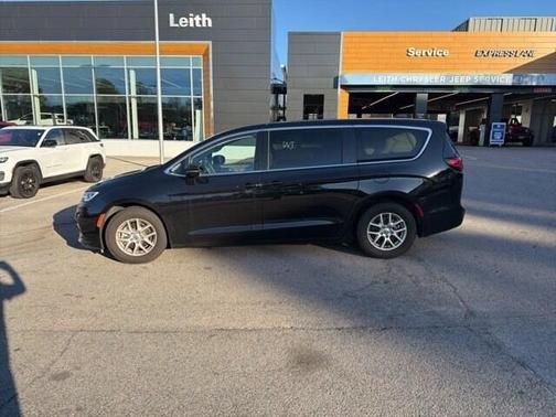 2024 Chrysler Pacifica Touring-L