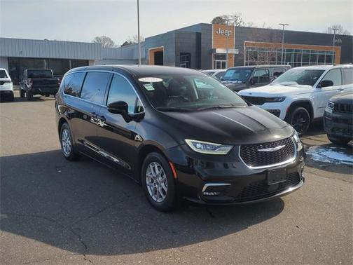 2024 Chrysler Pacifica Touring-L