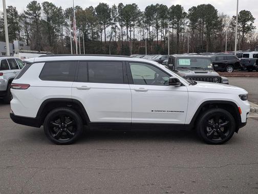 2023 Jeep Grand Cherokee L Laredo