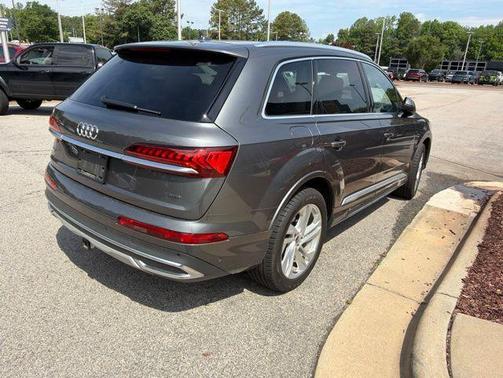 Samurai Gray Metallic 2021 Audi Q7 45 Premium Plus