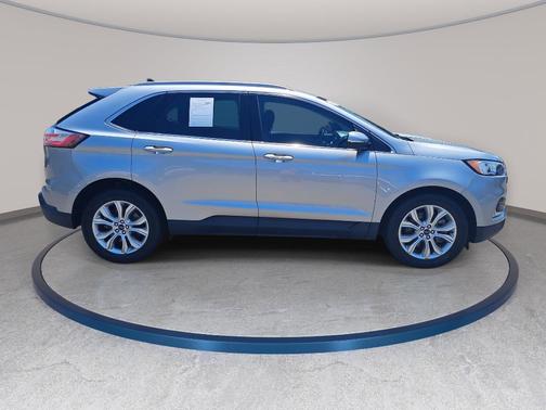 Silver Metallic 2021 Ford Edge Titanium