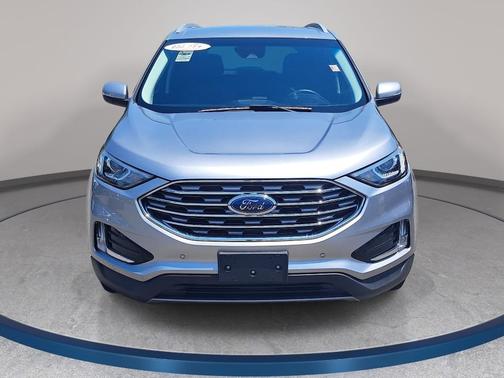 Silver Metallic 2021 Ford Edge Titanium