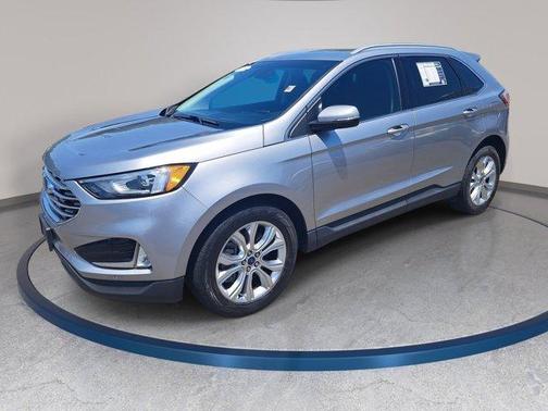 Silver Metallic 2021 Ford Edge Titanium