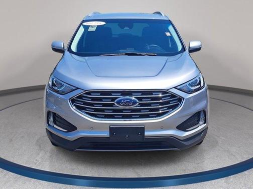 Silver Metallic 2021 Ford Edge Titanium