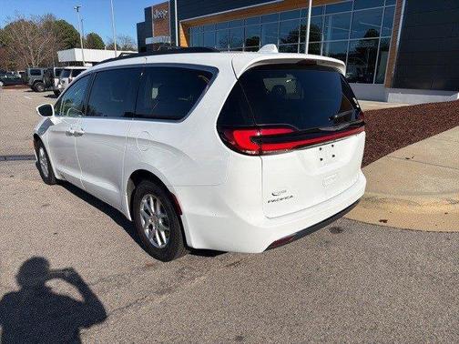 2022 Chrysler Pacifica Touring-L