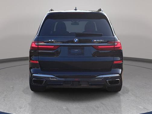 Black Sapphire Metallic 2021 BMW X7 M50i