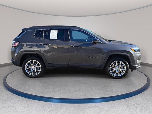 2024 Jeep Compass Latitude Lux
