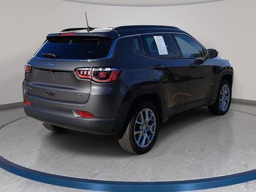 2024 Jeep Compass Latitude Lux
