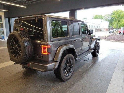 2021 Jeep Wrangler Unlimited Sahara High Altitude