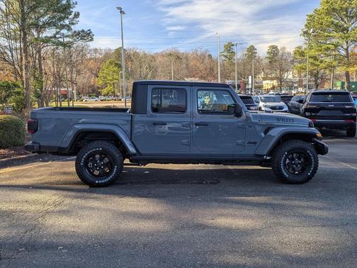 2026 Jeep Gladiator Sport