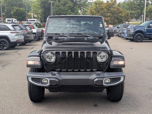 2022 Jeep Gladiator Sport