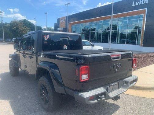 2022 Jeep Gladiator Sport
