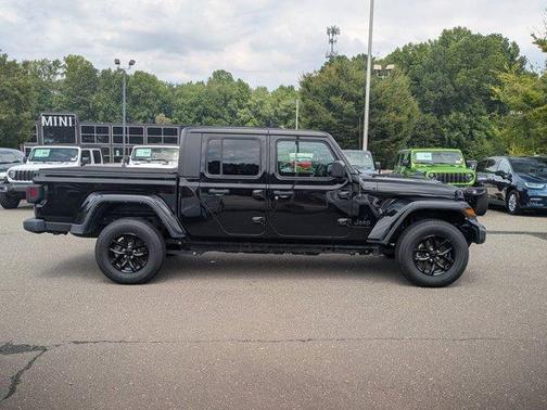 2022 Jeep Gladiator Sport