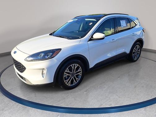 White Metallic 2022 Ford Escape SEL