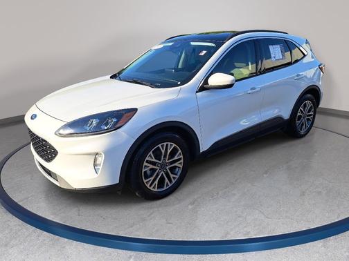 White Metallic 2022 Ford Escape SEL