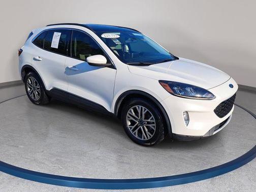 White Metallic 2022 Ford Escape SEL