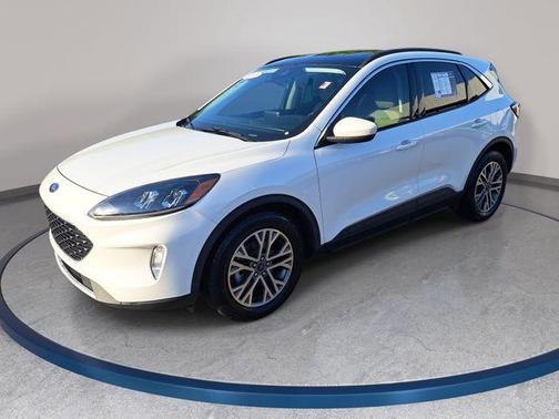 White Metallic 2022 Ford Escape SEL