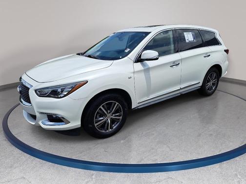 White 2017 INFINITI QX60 Base
