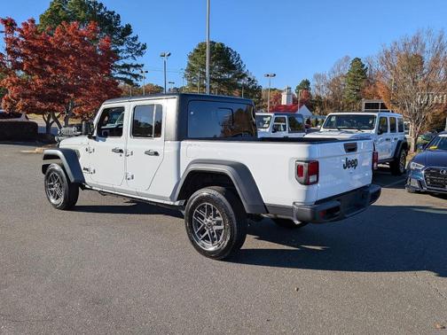 2025 Jeep Gladiator Sport