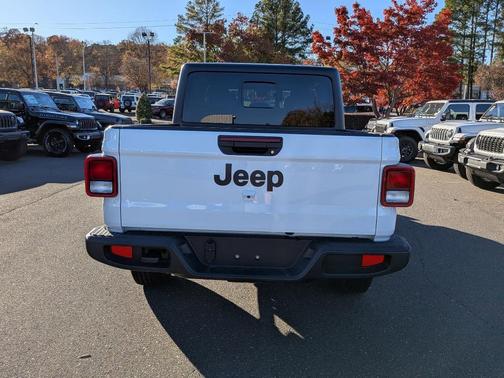 2025 Jeep Gladiator Sport