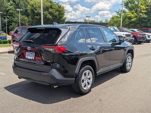 2022 Toyota RAV4 LE
