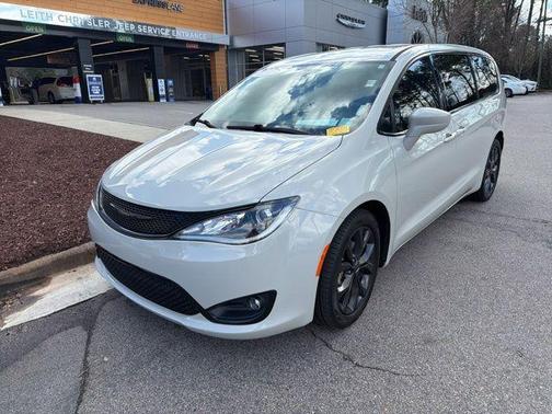 2020 Chrysler Pacifica Touring