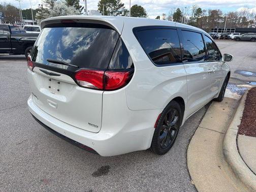 2020 Chrysler Pacifica Touring