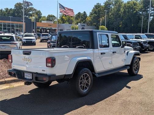 2022 Jeep Gladiator Overland