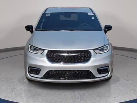 Silver Mist 2026 Chrysler Pacifica Select