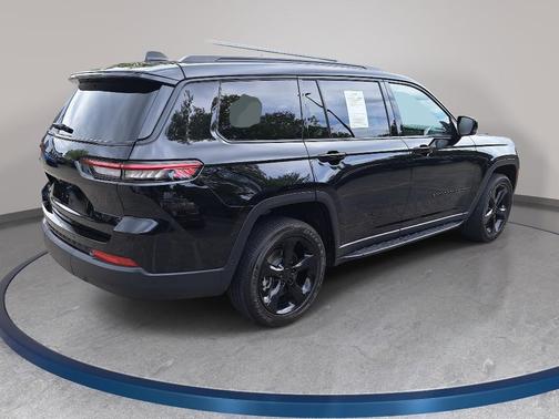 Diamond Black 2023 Jeep Grand Cherokee L Laredo