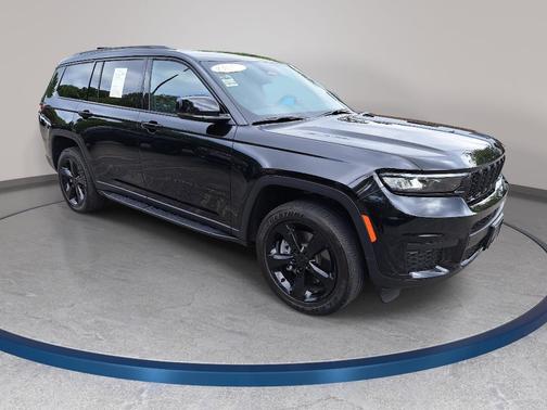 Diamond Black 2023 Jeep Grand Cherokee L Laredo