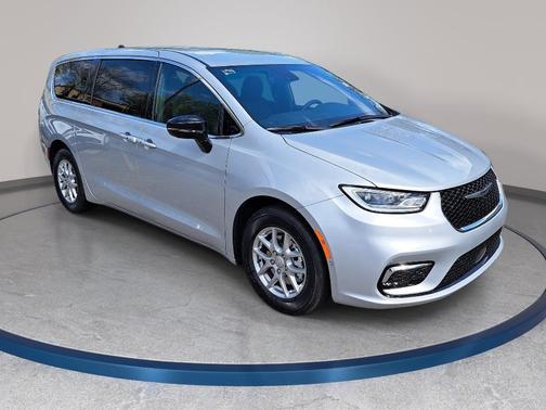 Silver Mist 2026 Chrysler Pacifica Select