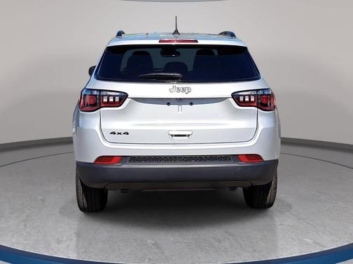 Silver Zynith 2026 Jeep Compass Latitude