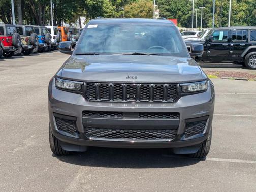 2025 Jeep Grand Cherokee L Laredo