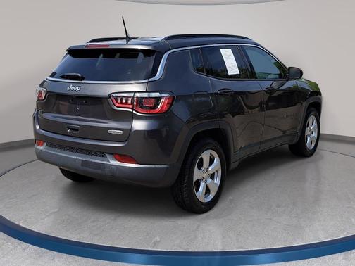 Granite Crystal Clearcoat Metallic 2018 Jeep Compass Latitude