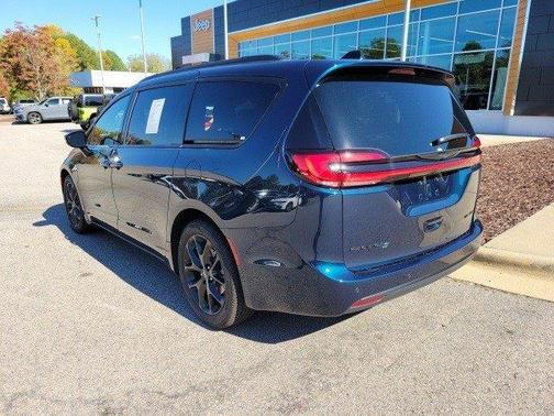 2025 Chrysler Pacifica Limited