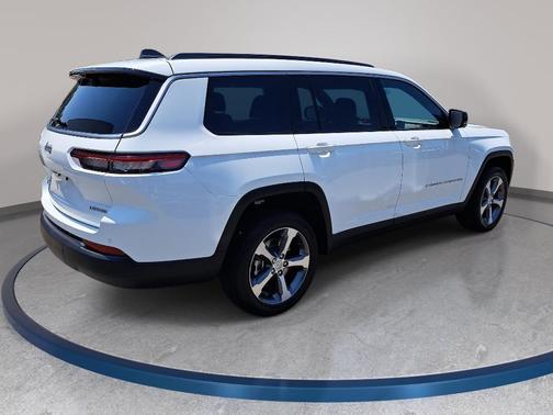 Bright White 2026 Jeep Grand Cherokee Limited