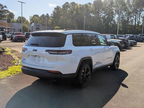 2025 Jeep Grand Cherokee L Laredo