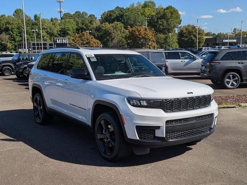 2025 Jeep Grand Cherokee L Laredo