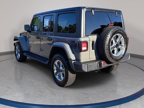 Sting Gray Clearcoat 2022 Jeep Wrangler Unlimited Sahara