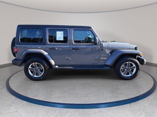 Sting Gray Clearcoat 2022 Jeep Wrangler Unlimited Sahara