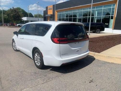 2024 Chrysler Pacifica Touring-L