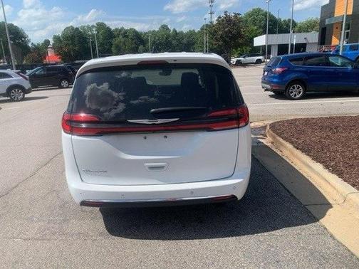 2024 Chrysler Pacifica Touring-L