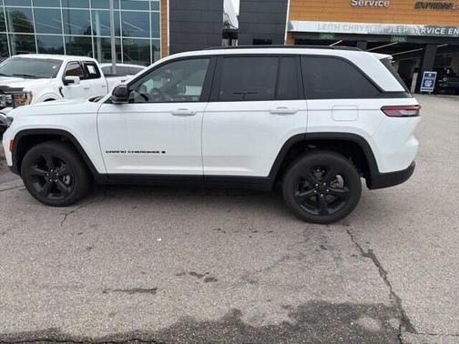 2023 Jeep Grand Cherokee Altitude