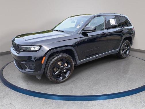 Diamond Black 2023 Jeep Grand Cherokee Altitude